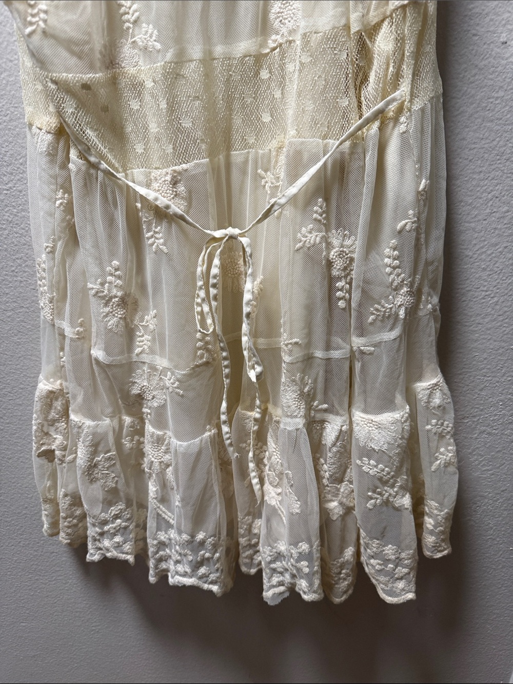 Soft Cream Lace Tiered Mini Dress with Adjustable Tie - Picture 4 of 4